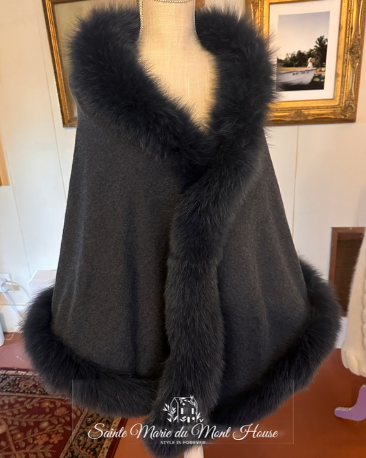 Elegant Blue Cashmere Wrap with Fur Trim